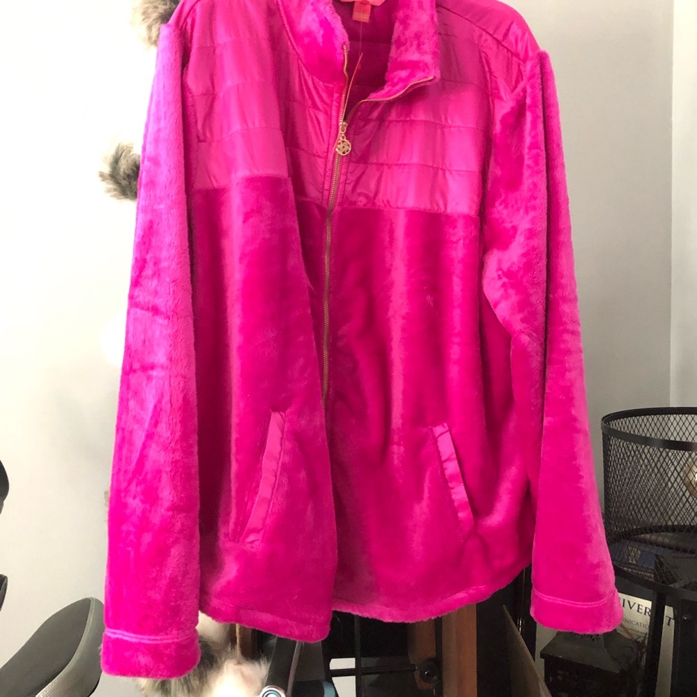 BNWT Lilly Leona plush zip up. Xxl.